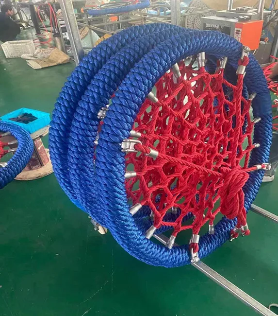 Blue/Red Playground Nest Swing - مراجعة Kids Outdoor Nest Swing وسعره
