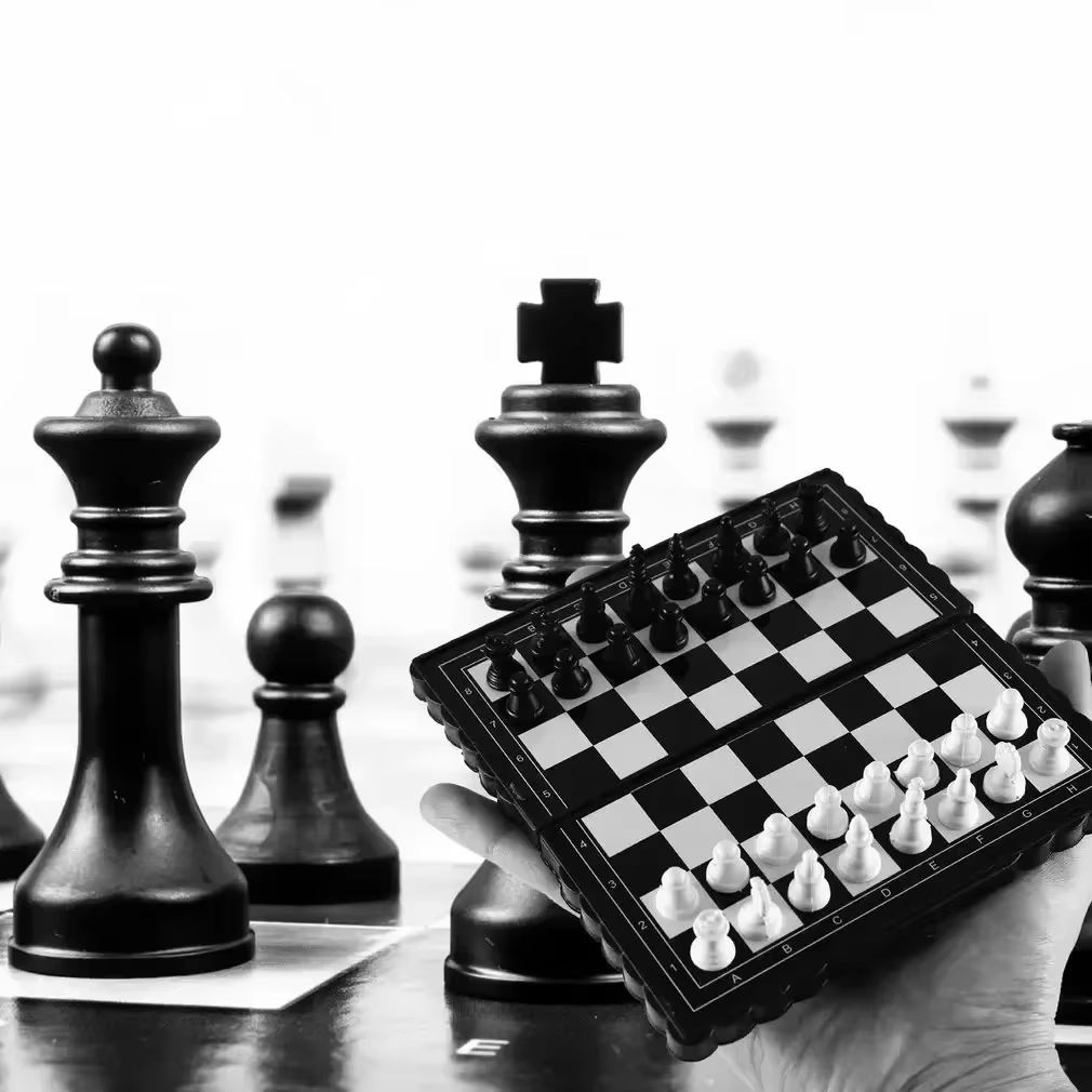 1Pc Mini Magnetic  Chess Set   - مراجعة Outdoor Games For Kids وسعره